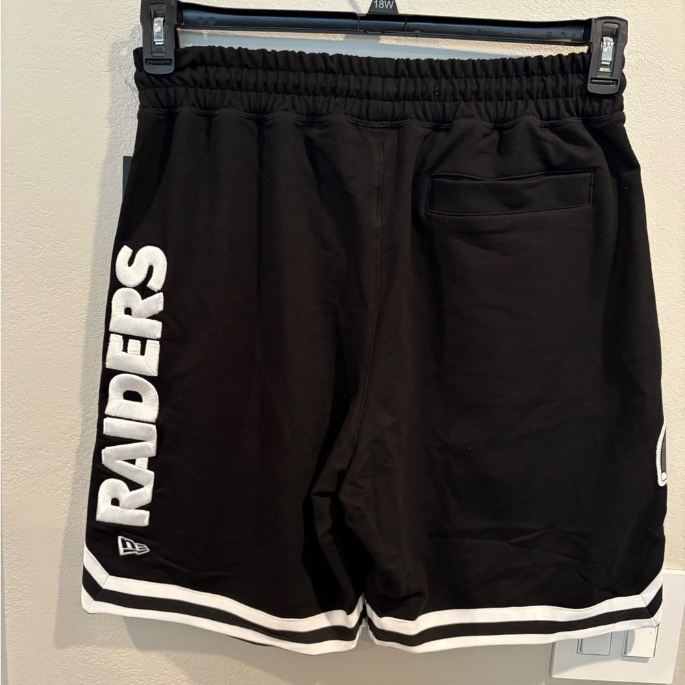 New Era Las Vegas Raiders Shorts Black Men’s New With Tags Size Medium - Picture 5 of 11